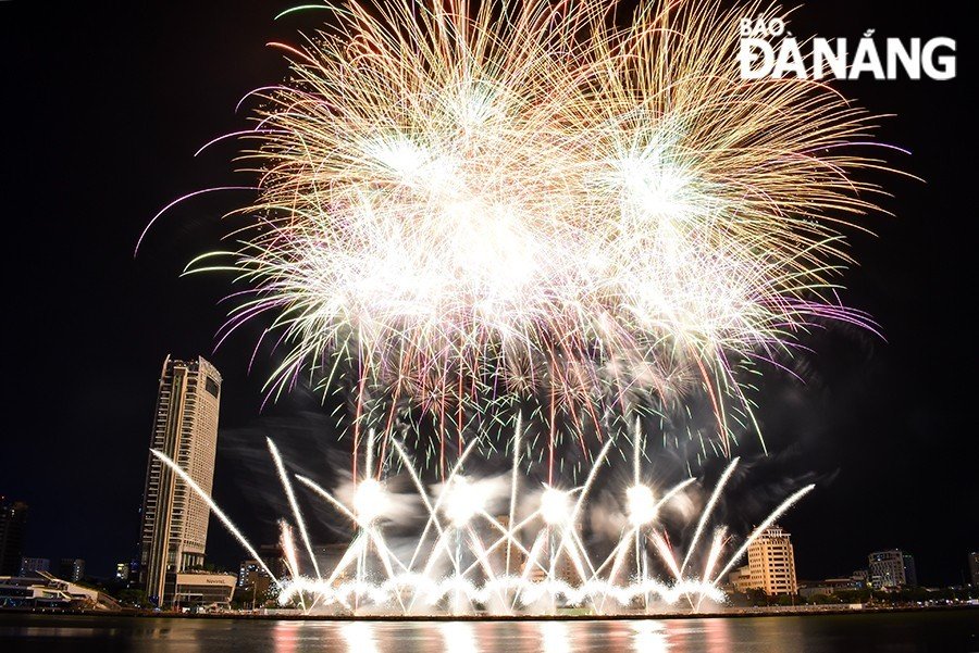 The colourful fireworks display of the Italian team shows the level of the team that has a lot of experience in DIFF seasons.