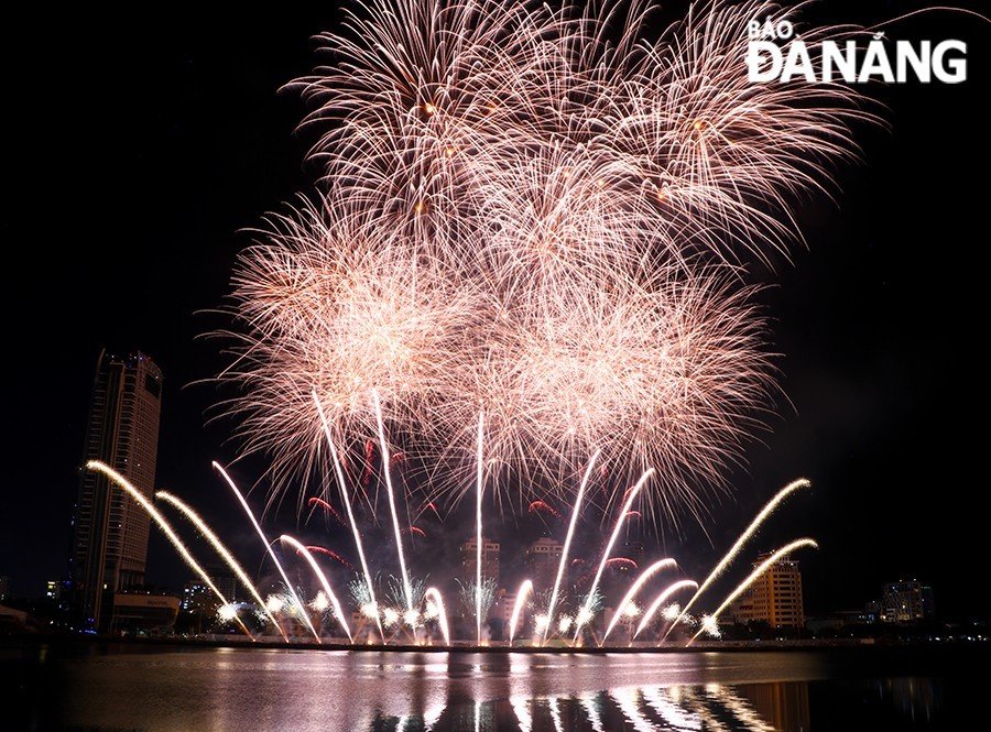 The Italian team produces amazing professional fireworks display.