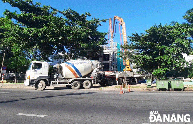 Dự án khu tái định cư cuối tuyến Bạch Đằng Đông kéo dài từ Công an phường Nại Hiên Đông đến ngã ba đường Vân Đồn (nhìn từ đường Trần Hưng Đạo). Ảnh: T.H