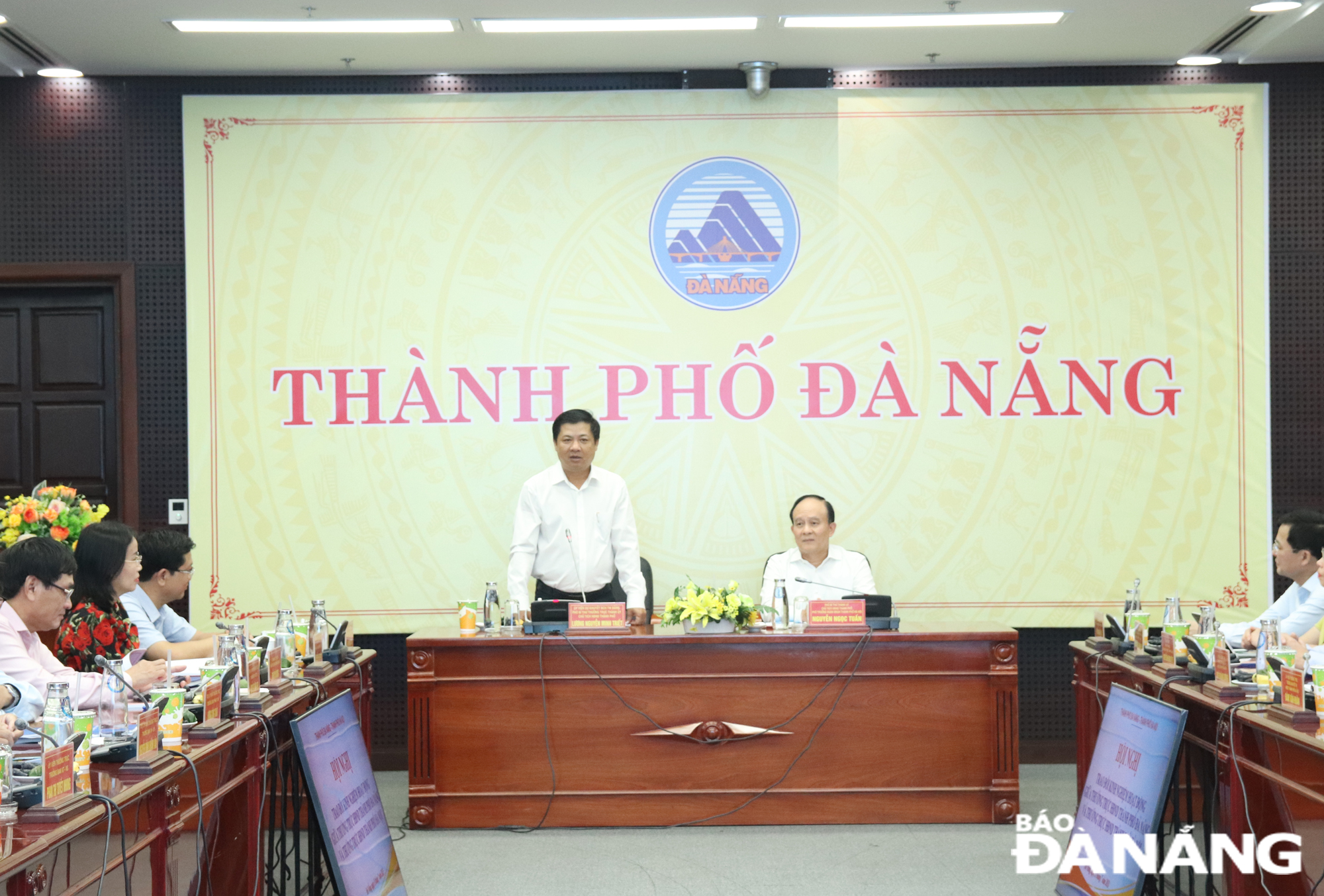 Phó Bí thư Thường trực Thành ủy, Chủ tịch HĐND thành phố Lương Nguyễn Minh Triết kết luận buổi làm việc. Ảnh: TRỌNG HUY