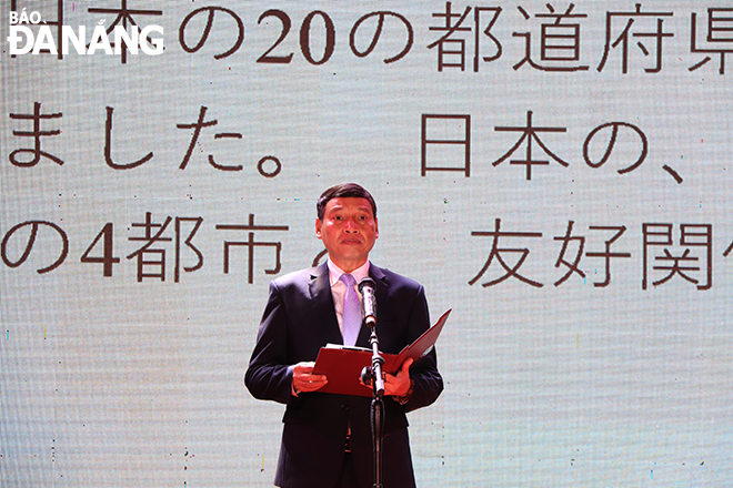 Da Nang People's Committee Vice Chairman Ho Ky Minh delivers a speech at the opening ceremony of the Viet Nam - Japan Festival in 2023, July, 13, 2023. Photo: X.D