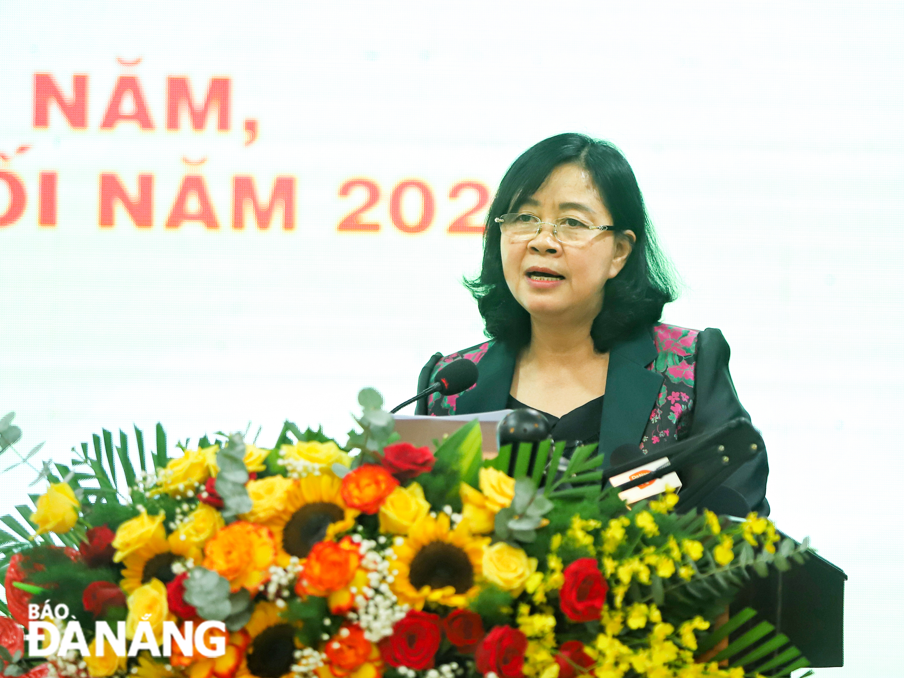 Trưởng ban Dân vận Trung ương Bùi Thị Minh Hoài phát biểu kết luận hội nghị. Ảnh: NGỌC PHÚ