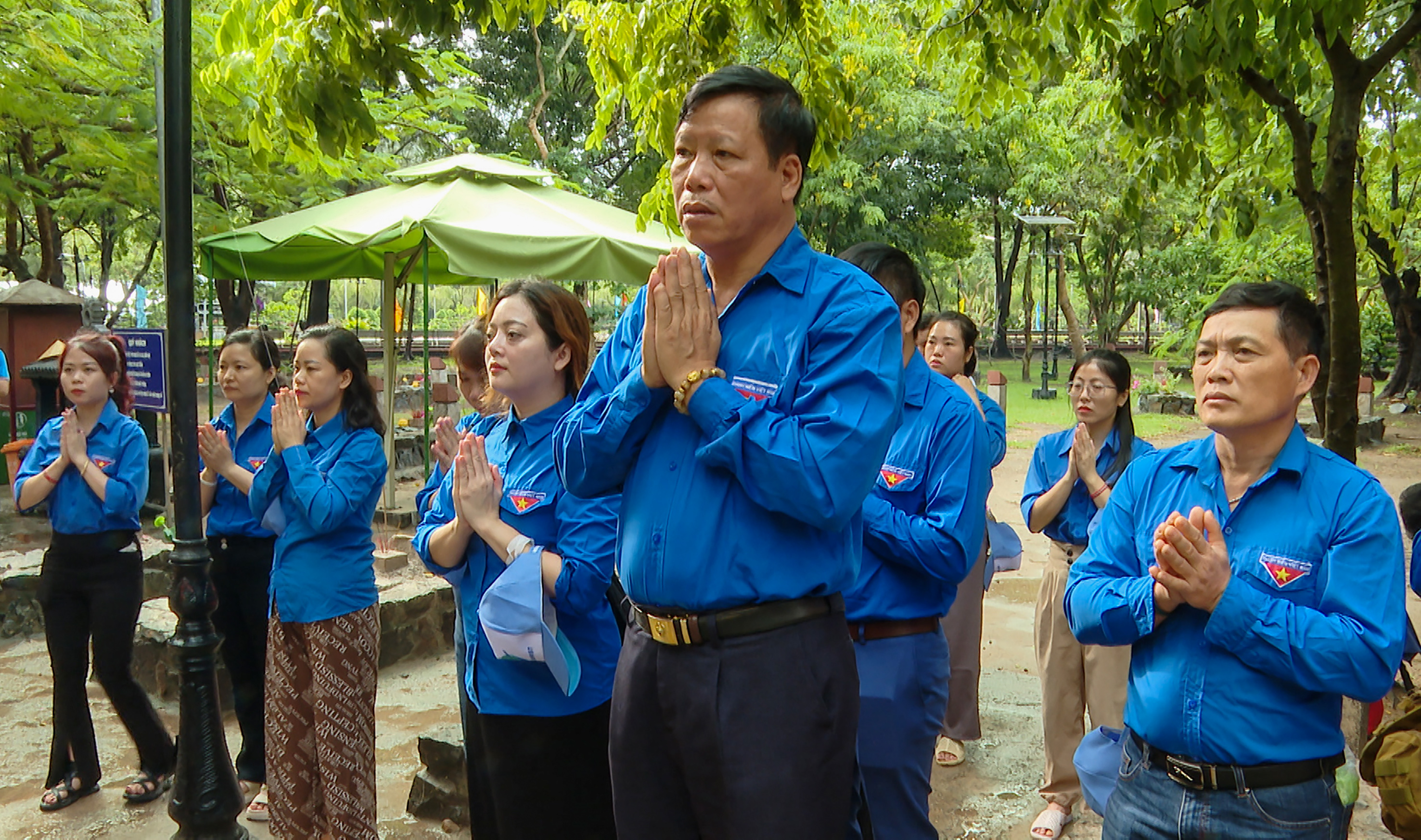 Đoàn viên, thanh niên tưởng nhớ, tri ân các Anh hùng liệt sĩ, chiến sĩ cách mạng và đồng bào yêu nước đã hy sinh cho nền độc lập, tự do của dân tộc.