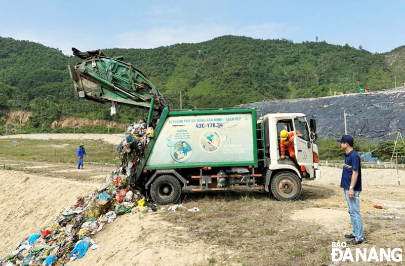 Hộc rác số 6 tiếp nhận, xử lý rác sinh hoạt từ tháng 5-2023, sau khi các hộc rác từ số 1 đến số 5 của bãi rác Khánh Sơn đã hết sức chứa. Ảnh: PV