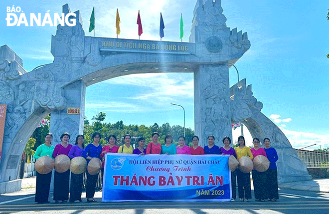 Hội Liên hiệp Phụ nữ quận Hải Châu thăm Khu di tích lịch sử Ngã ba Đồng Lộc, tỉnh Hà Tĩnh vào tháng 7-2023. Ảnh: M.Q