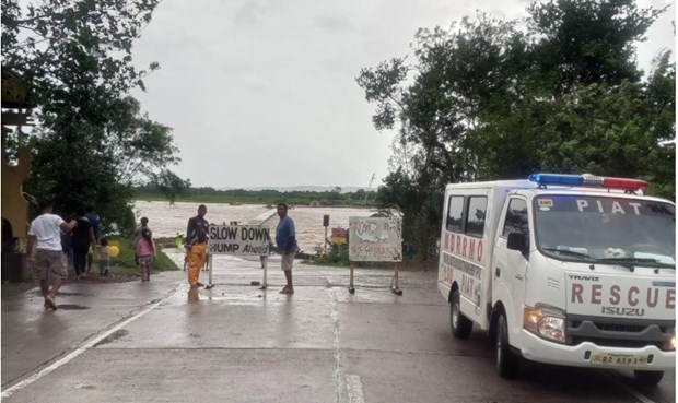 A bridge is washed out in Cagayan province, Philippines, after a river overflowed due to heavy rains brought by Typhoon Doksuri (Photo: AFP/VNA)