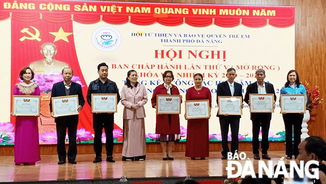 Điểm tựa cho người yếu thế