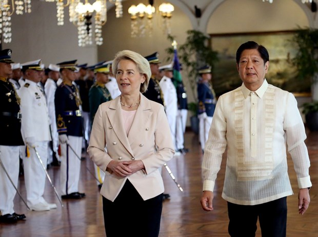 As the first-ever EU Commission president to visit the Southeast Asian country in nearly six decades, von der Leyen said her visit signals accelerating a new era of cooperation between the EU and the Philippines. (Photo: mb.com.ph) 