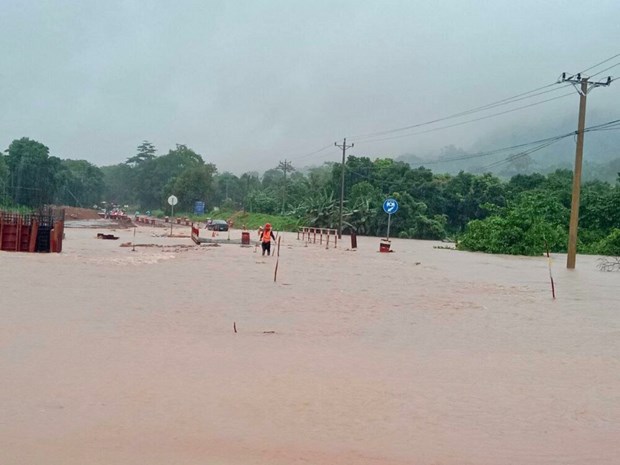 Heavy rain causes flooding on National Road 4 in Kampong Speu province’s Phnom Sruoch district on June 29, 2023. (Photo: cambojanews.com)