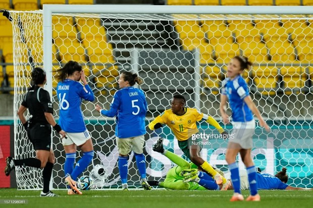 Kgatlana ăn mừng bàn thắng lịch sử để đưa Nam Phi vào vòng 1/8 World Cup Nữ 2023. (Nguồn: Getty Images)