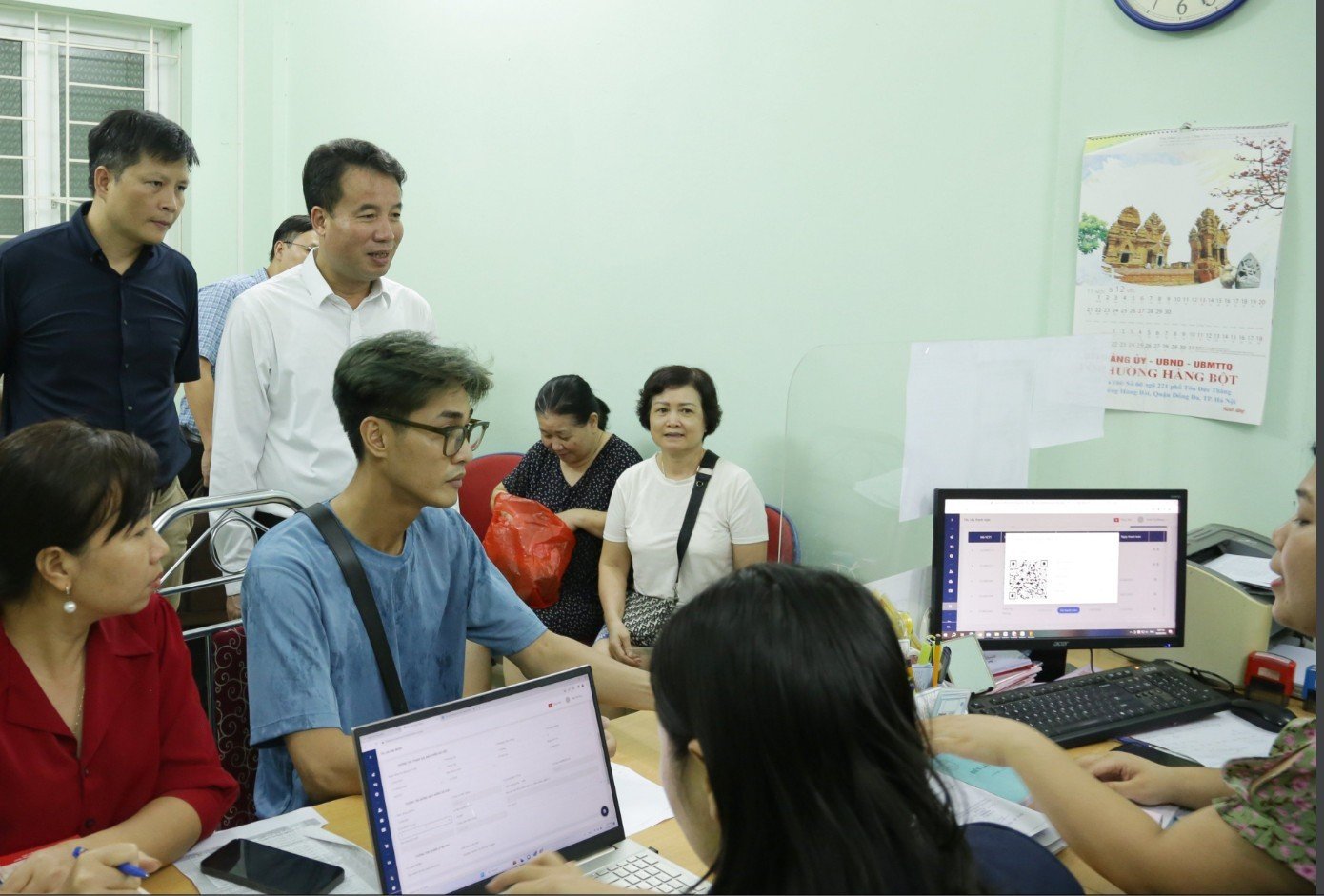 Lãnh đạo BHXH Việt Nam kiểm tra tại một số Tổ chức dịch vụ thu.
