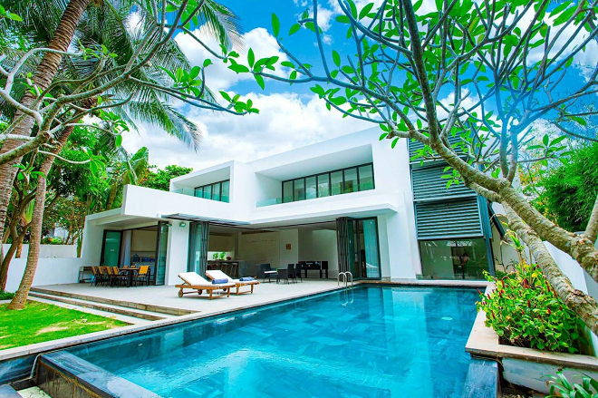 Villa Hồ Tràm thiết kế đẹp, gần biết, có hồ bơi riêng.