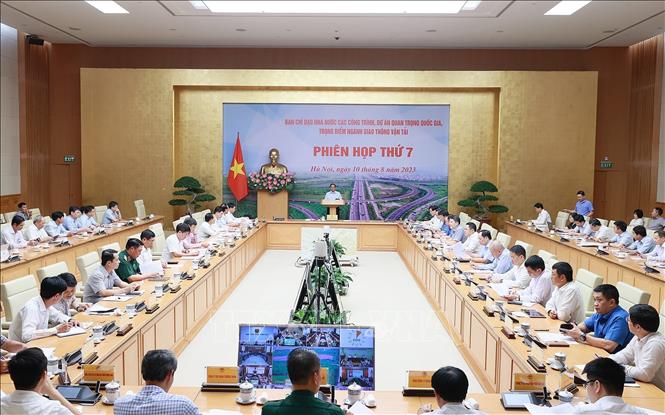 Thủ tướng Phạm Minh Chính chủ trì cuộc họp. Ảnh: Dương Giang/TTXVN