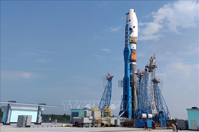 Tên lửa đẩy Soyuz 2.1b mang theo tàu thăm dò Mặt Trăng Luna-25 đặt trên bệ phóng tại sân bay vũ trụ Vostochny, Nga, ngày 8-8-2023. Ảnh: AFP/TTXVN