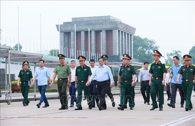 Thủ tướng Phạm Minh Chính kiểm tra công tác tu bổ định kỳ Công trình Lăng Chủ tịch Hồ Chí Minh. Ảnh: Dương Giang/TTXVN