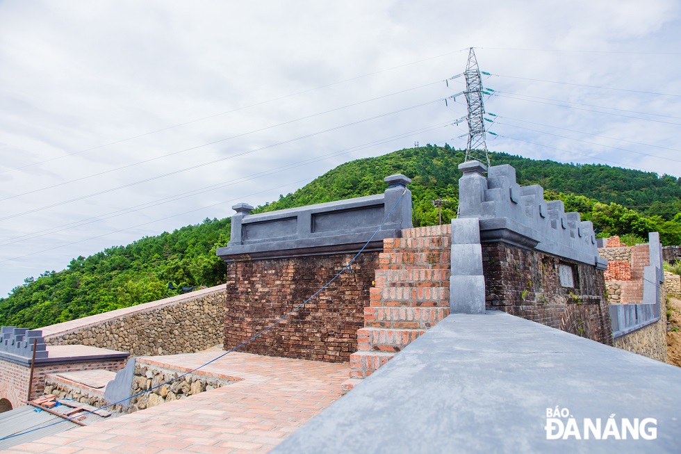 The Hai Van Quan was restored on the basis of documentary images. The roofs of blockhouses are dismantled and rebuilt in its original state.