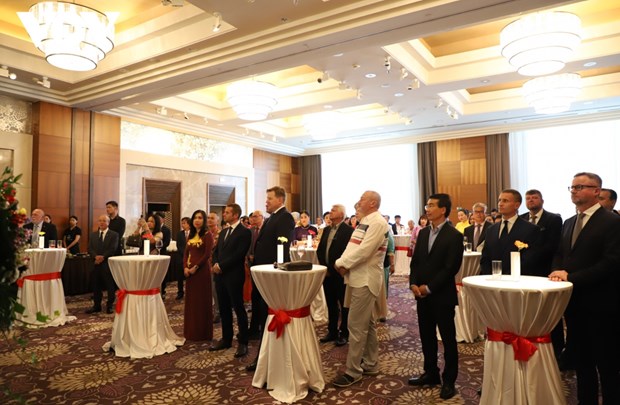 Các quan khách tham dự buổi lễ chúc mừng Cộng đồng Việt Nam được công nhận dân tộc thiểu số thứ 14 của Slovakia. (Nguồn: TTXVN)