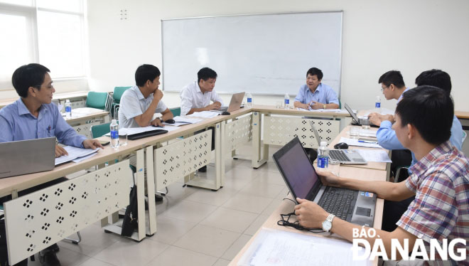 The councils conduct the preliminary round of the Science and Technology Award for Students in Higher Education Institutions in 2023. Photo: NGOC HA