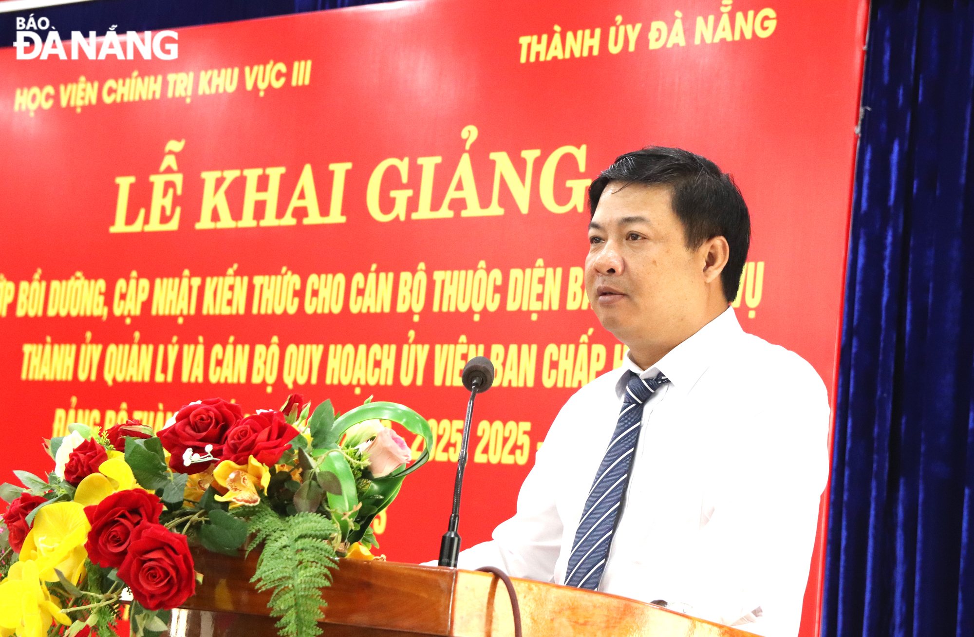 Phó Bí thư Thường trực Thành ủy Lương Nguyễn Minh Triết phát biểu chỉ đạo tại buổi khai giảng. Ảnh: TRỌNG HUY