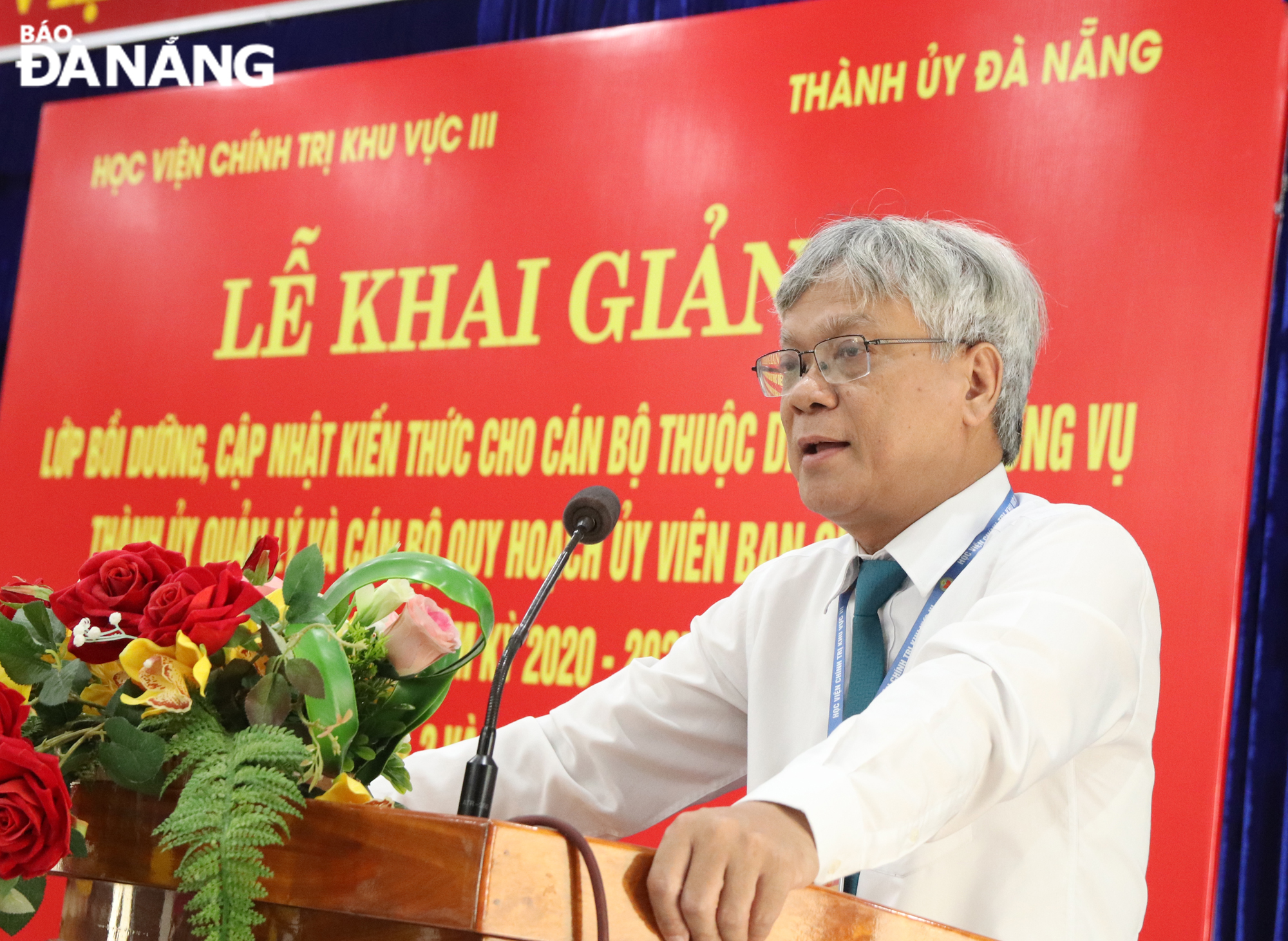 Phó Giám đốc Học viện chính trị khu vực 3 PGS, TS Lê Văn Đính phát biểu khai giảng lớp học. Ảnh: TRỌNG HUY