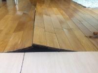 Sàn gỗ bị ngấm nước có hư không, xử lý đúng ra sao?