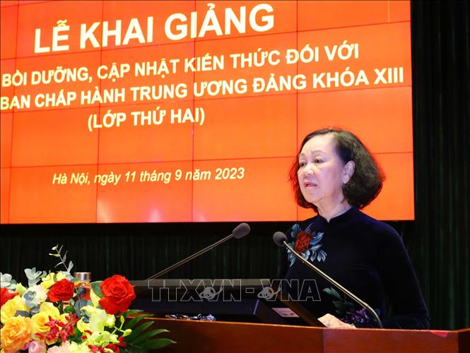 Khai giảng Lớp bồi dưỡng, nâng cao nhận thức, trách nhiệm đối với Ủy viên Trung ương Đảng khóa XIII