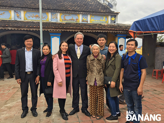 Đình làng - nước nguồn chảy mãi