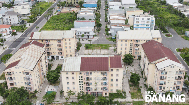 Tại các khu chung cư trên địa bàn phường Nại Hiên Đông (quận Sơn Trà) có nhiều căn hộ bị hư hỏng, thấm dột và đang được đề xuất sửa chữa, khắc phục trong giai đoạn 2023-2024 và 2024-2025. Ảnh: HOÀNG HIỆP