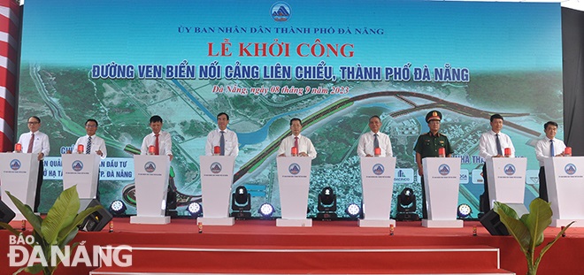  The ground-breaking ceremony for the coastal road project connecting the soon-to-be-constructed Lien Chieu Port takes place on Friday