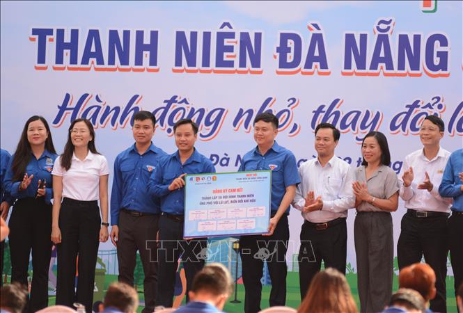 The Da Nang Youth Union has established youth squads to respond to natural disasters, storms and floods across the city. Photo: https://baotintuc.vn