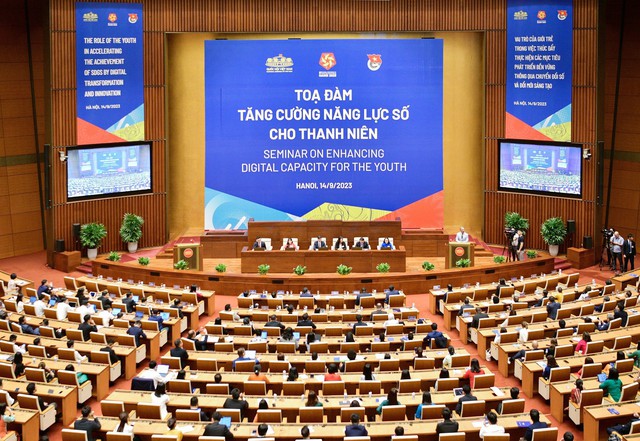 Quang cảnh buổi tọa đàm. Ảnh: LV