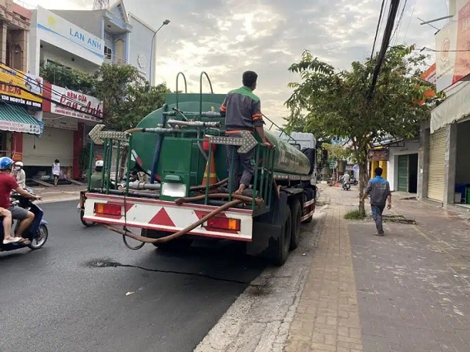 Công ty có đội ngũ thi công nhiệt tình, chuyên nghiệp.