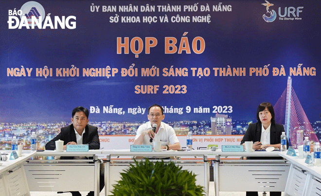 The Da Nang Department of Science and Technology held a press conference on Tuesday to introduce a series of activities in the Innovation and Startup Festival - SURF 2023. Photo: VAN HOANG