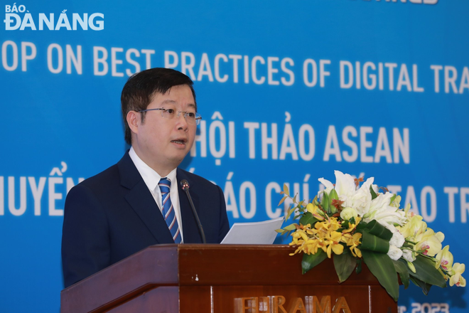 Thứ trưởng Bộ Thông tin và Truyền thông Nguyễn Thanh Lâm phát biểu tại hội thảo. Ảnh: M.Q