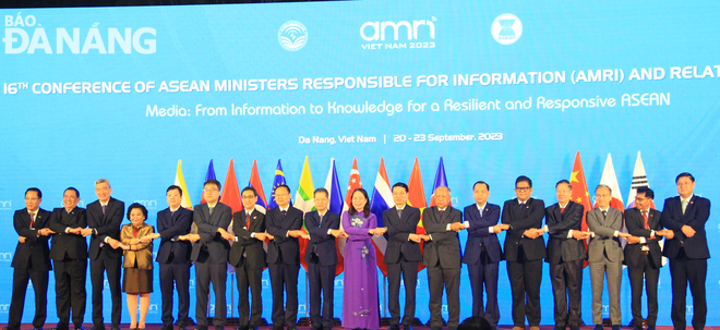 Delegates posing for a group photo at the conference