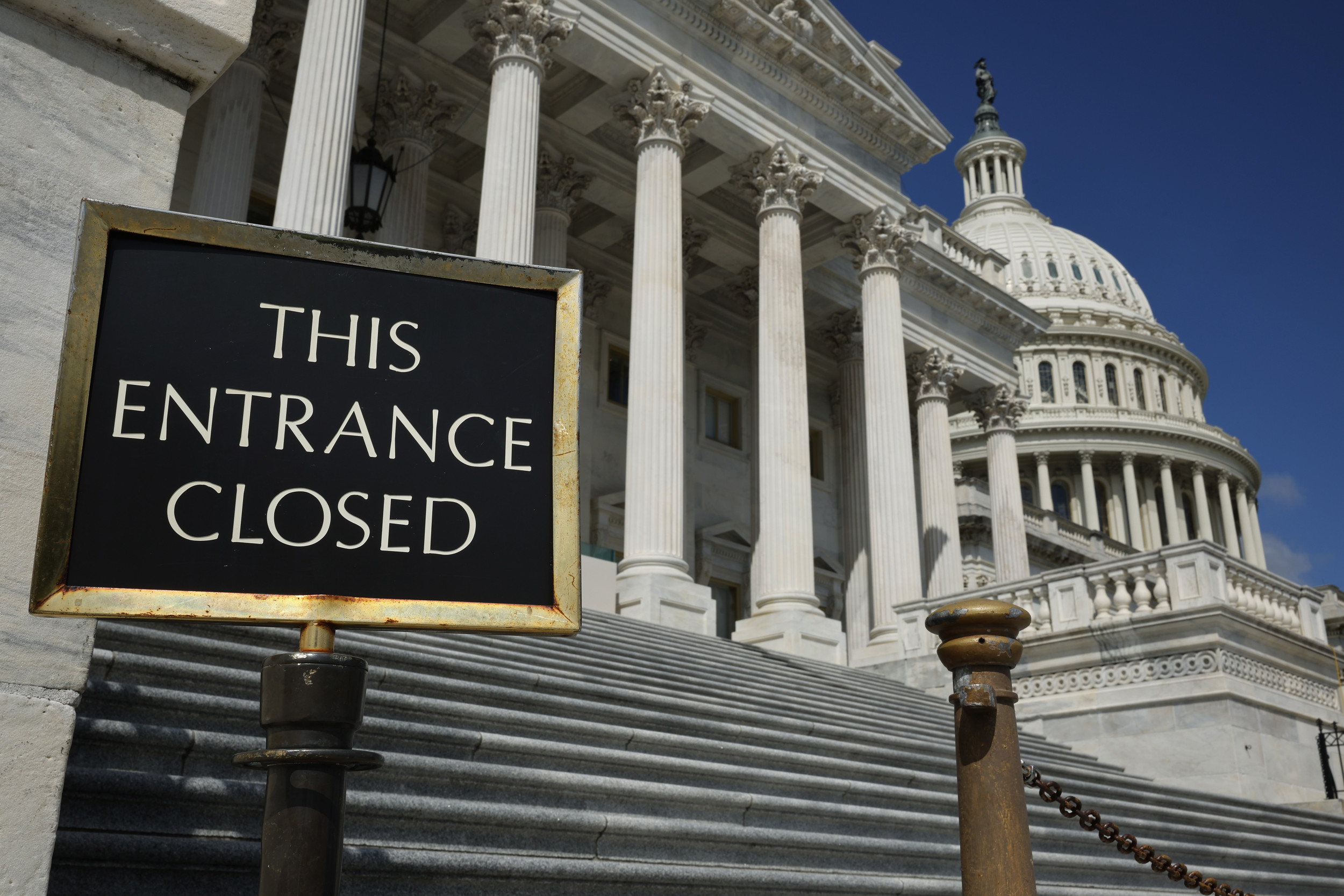 Lối vào Hạ viện Mỹ tại Điện Capitol, Washington, D.C., ngày 11-9. Ảnh: Getty Images