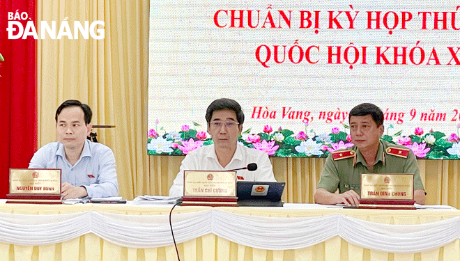 Đoàn đại biểu Quốc hội thành phố tại  buổi tiếp xúc cử tri. Ảnh: N.QUANG	