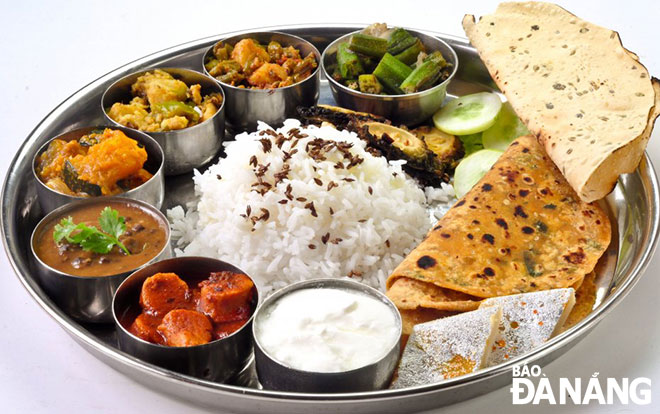 Món Thali quen thuộc của người Ấn Độ có trong bảng thực đơn của Mumtaz Indian Restaurant. Ảnh: H.L