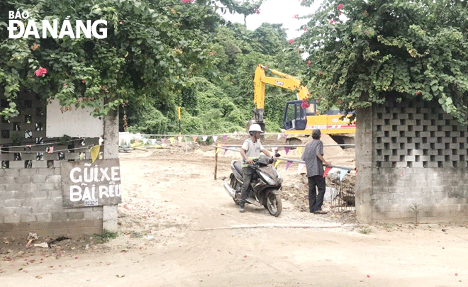 Dự án Du lịch sinh thái Nam Ô bít lối xuống biển số 4: Chủ đầu tư xin rào tạm tới ngày 31-12 để thi công