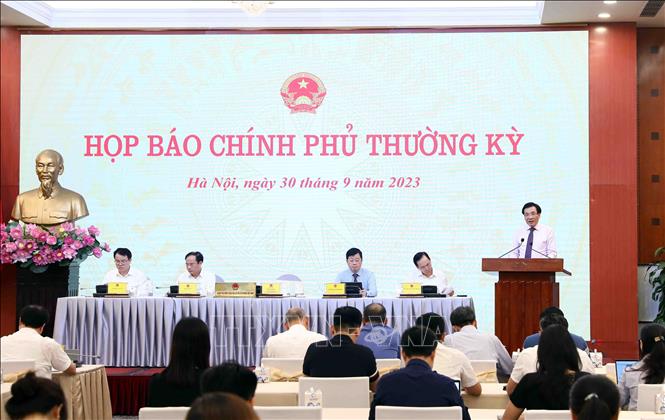 Bộ trưởng, Chủ nhiệm Văn phòng Chính phủ, Người phát ngôn Chính phủ Trần Văn Sơn phát biểu. Ảnh: Báo Tin tức