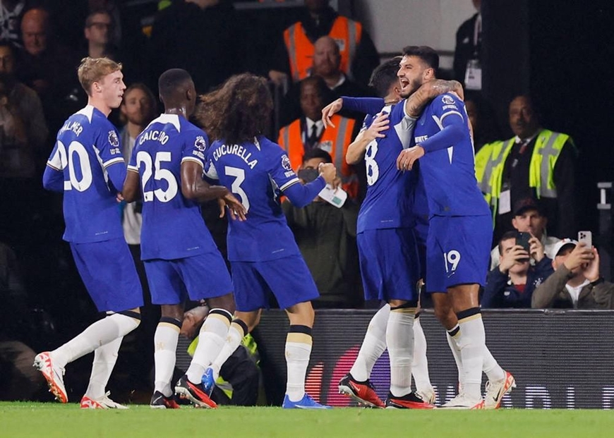 Niềm vui của các cầu thủ Chelsea khi thắng Fulham 2-0. Ảnh: Getty 