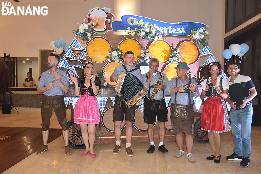 The festival introduces German culture through vibrant and attractive music performances. Photo: THU HA