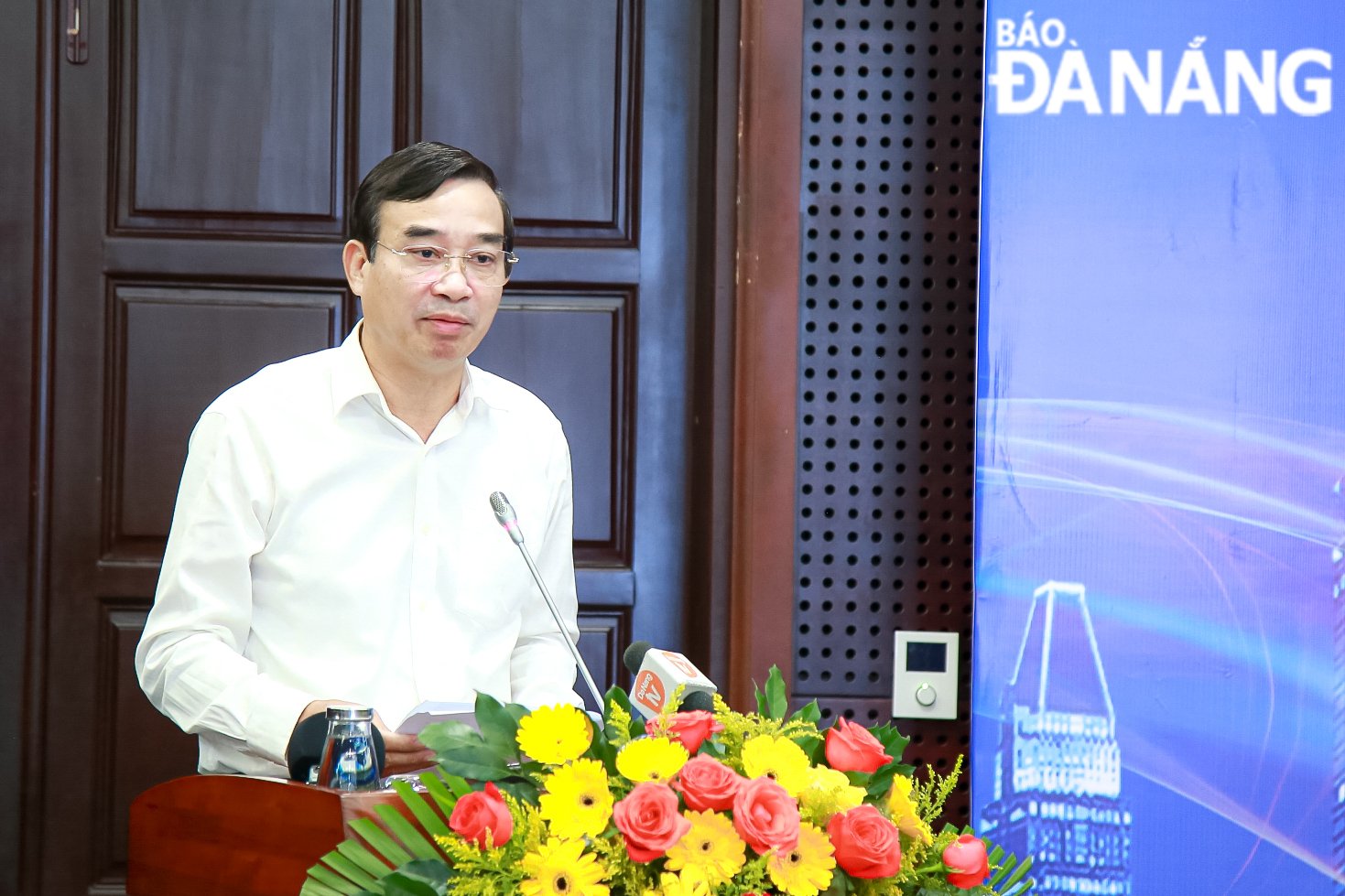 Chairman of the Da Nang People's Committee Le Trung Chinh delivers his speech at the event. Photo: CHIEN THANG