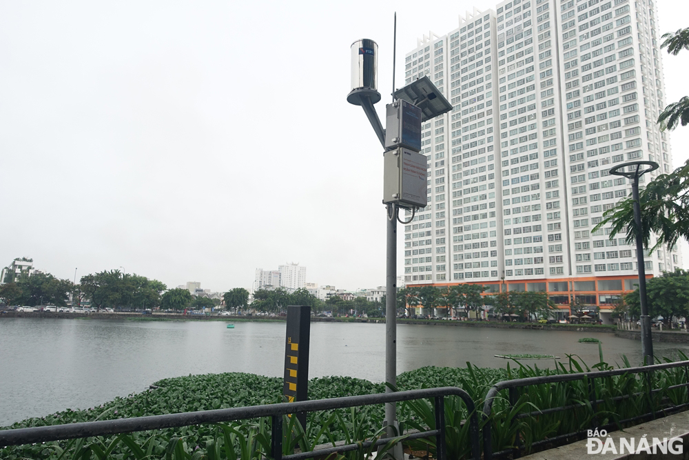 A flood warning system has been already installed on the shore of the Thac Gian Lake. Photo: HOANG HIEP