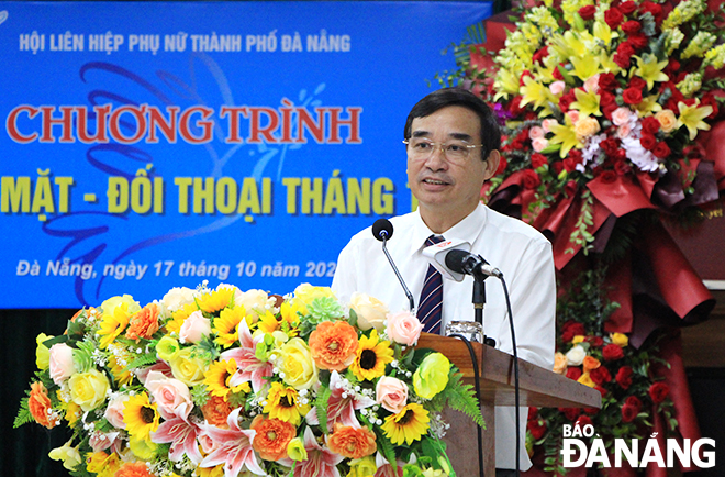 Chairman of the Da Nang People's Committee Le Trung Chinh delivers his closing speech at the programme. Photo: X.D