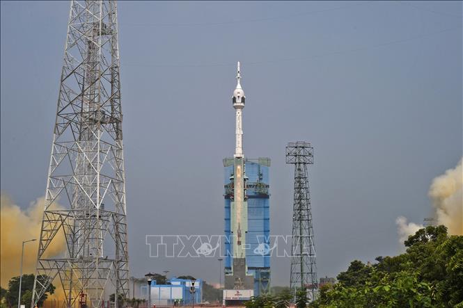 Vụ phóng thử tàu vũ trụ không người lái từ trung tâm vũ trụ Satish Dhawan ở Sriharikota, Ấn Độ, ngày 21-10-2023. Ảnh: AFP/TTXVN