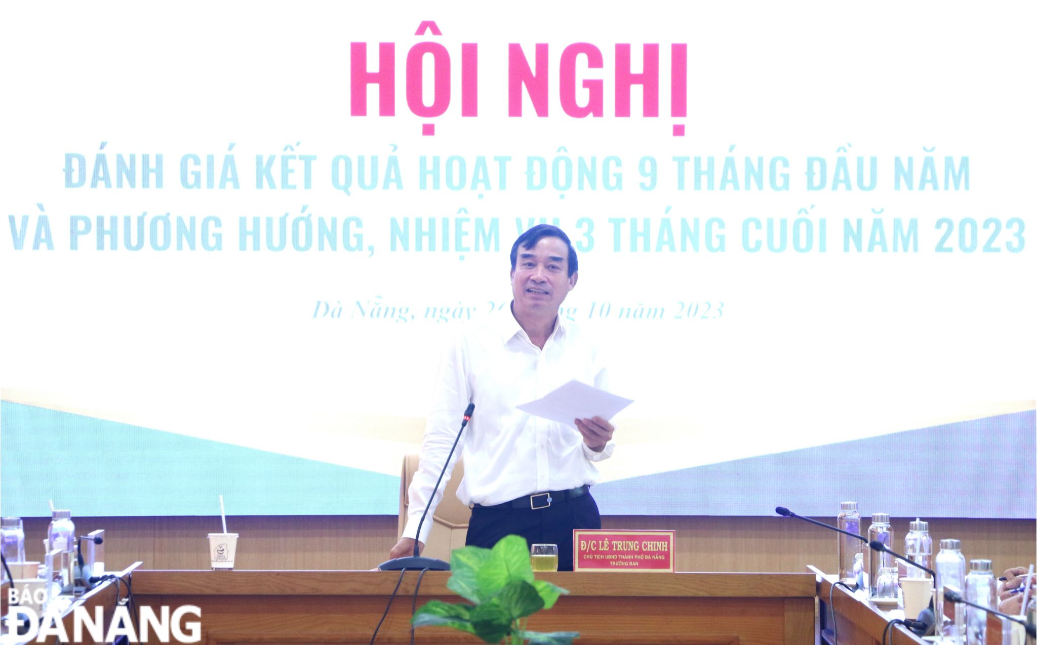 Chủ tịch UBND thành phố, Trưởng BCĐ thực hiện chính BHXH, BHYT thành phố Lê Trung Chinh phát biểu kết luận tại hội nghị. Ảnh: T.PHƯƠNG