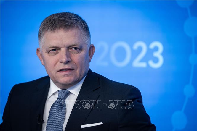 Ông Robert Fico tuyên bố chính phủ nước này sẽ dừng mọi viện trợ quân sự cho Ukraine. Ảnh: TTXVN