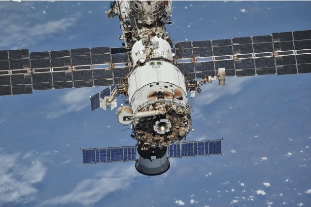 Trạm vũ trụ quốc tế (ISS) được chụp bởi phi hành đoàn Expedition 56 từ tàu vũ trụ Soyuz sau khi tháo dỡ, ngày 4 tháng 10 năm 2018. Ảnh: TTXVN