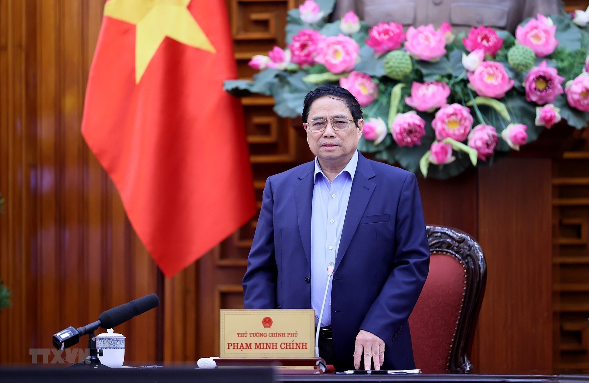 Thủ tướng Phạm Minh Chính chủ trì cuộc họp về tình hình cung ứng điện cho sản xuất, kinh doanh và tiêu dùng. (Ảnh: Dương Giang/TTXVN)